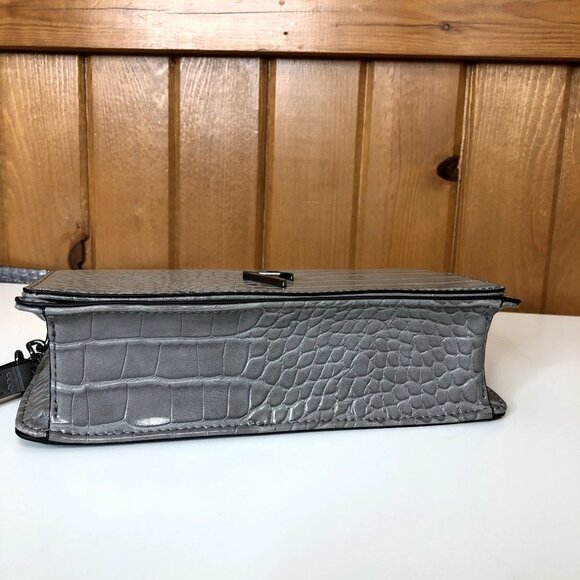 Simply Vera Women Crocodile Gray Contemporary Leena Envelope Crossbody Bag NWOT - Picture 3 of 10